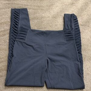 Victoria’s Secret total knockout leggings